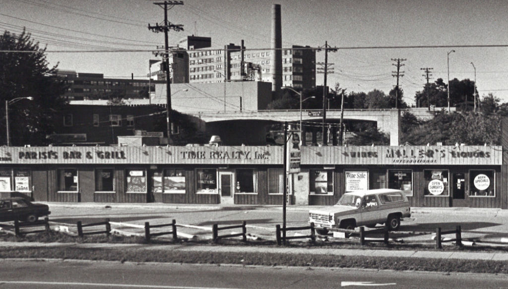 Parisi's Bar & Grill